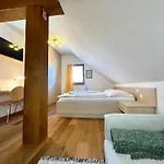 & Domacija Krnc 招待所 4*