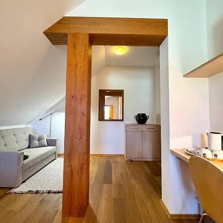 & Domacija Krnc Gostinjska kuća Hrib pri Hinjah