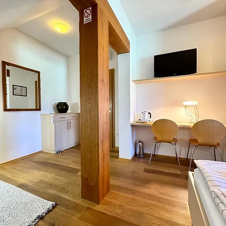 Gostinjska kuća & Domacija Krnc Hrib pri Hinjah