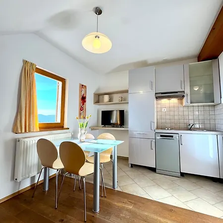 Guest house & Domacija Krnc Hrib pri Hinjah