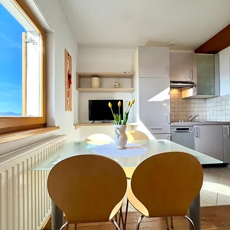 & Domacija Krnc Hrib pri Hinjah