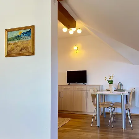 Gostinjska kuća & Domacija Krnc Hrib pri Hinjah