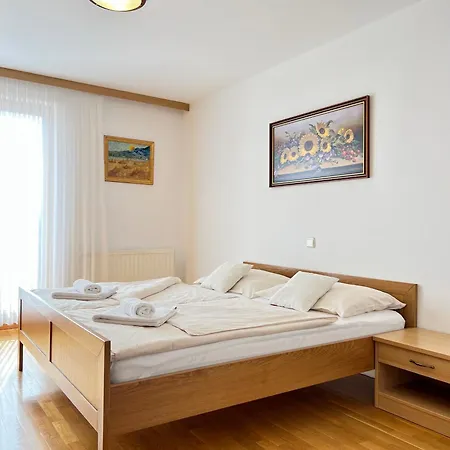 & Domacija Krnc 4* Hrib pri Hinjah