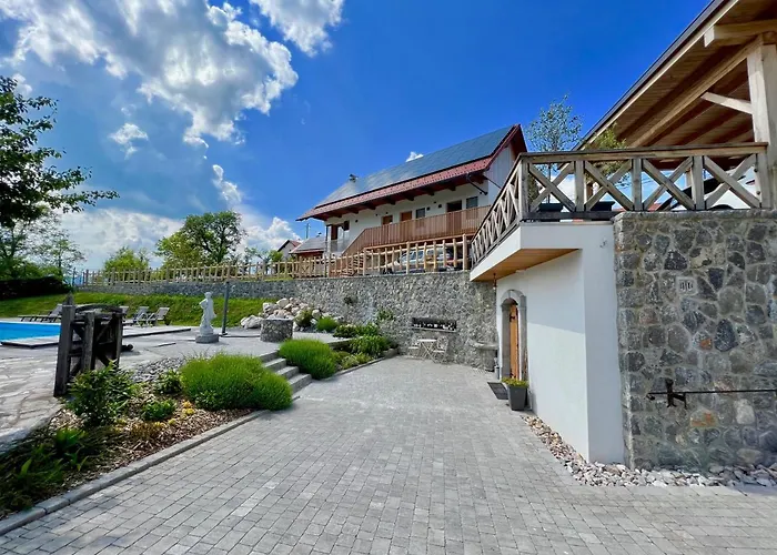 & Domacija Krnc Konukevi