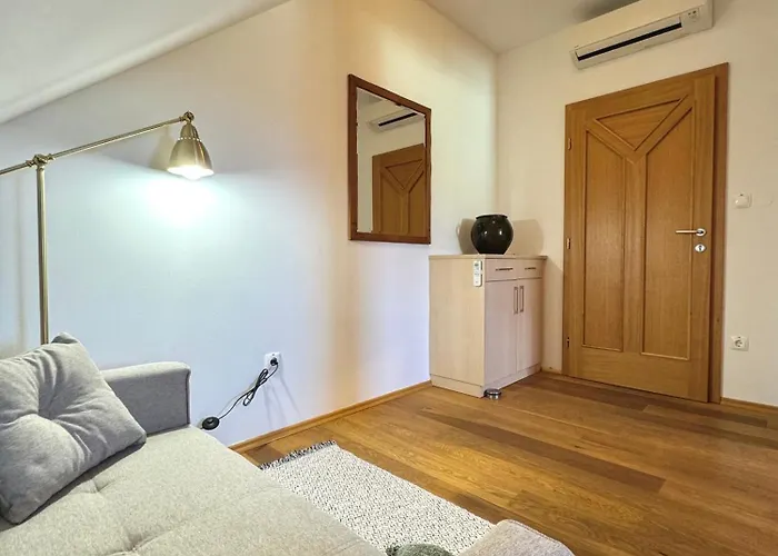 Konukevi & Domacija Krnc 4*