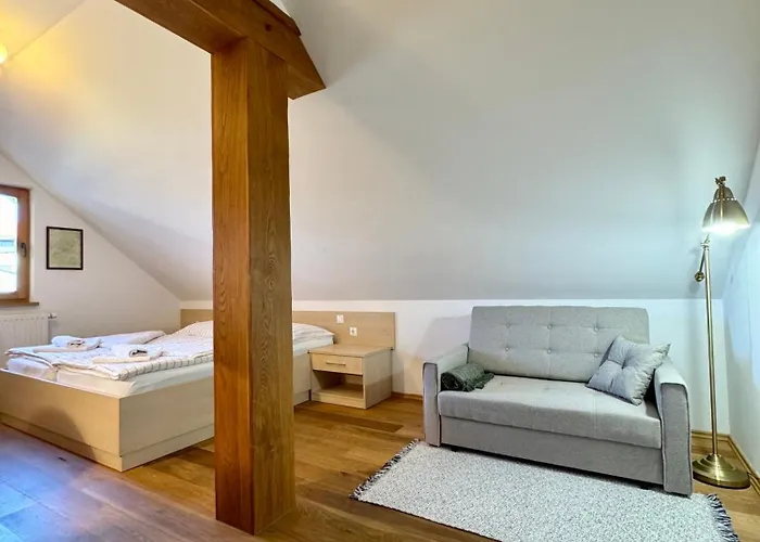 & Domacija Krnc Hrib pri Hinjah