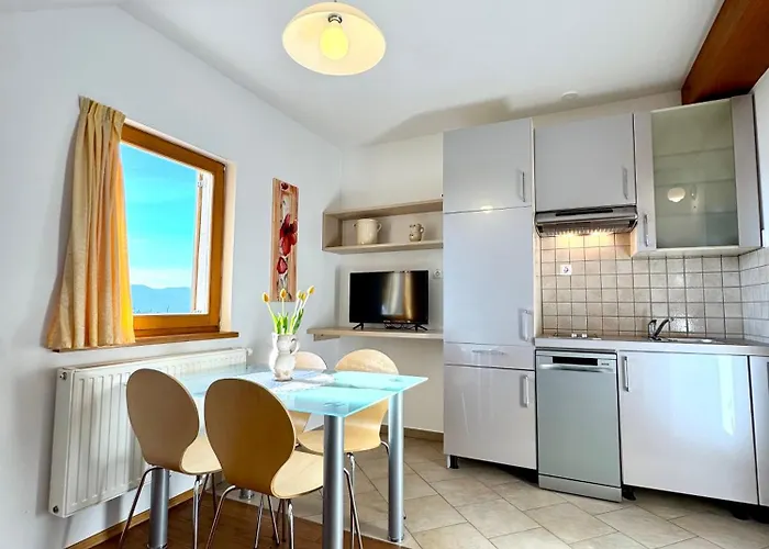 Pensjonat & Domacija Krnc Hrib pri Hinjah