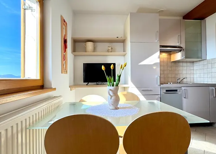 & Domacija Krnc Hrib pri Hinjah